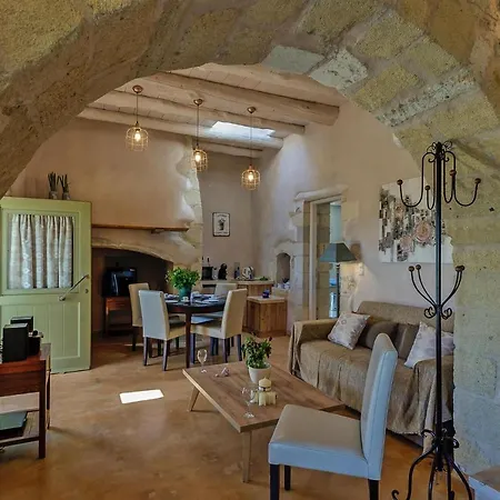 House, Castellos